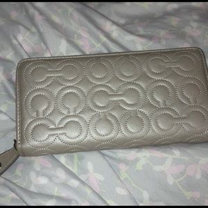 Coach op art wallet